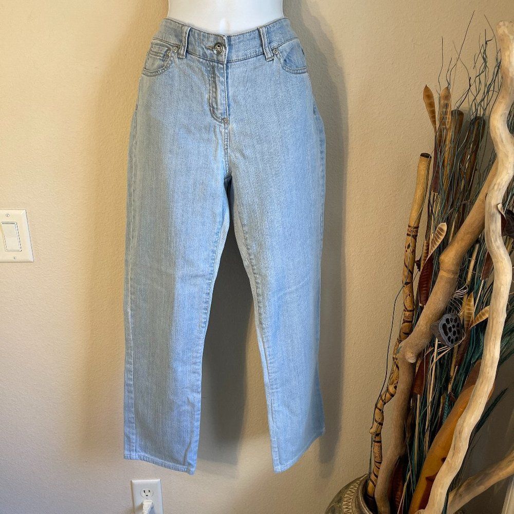 Dana Buchman Straight black label jeans light wash slight taper ankle size 6